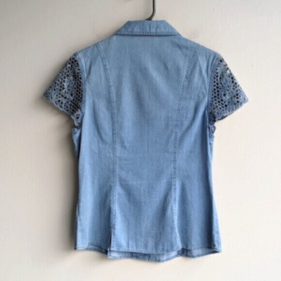 Lafei Nier crochet 100% cotton chambray short sleeve button down blouse - Picture 6 of 8